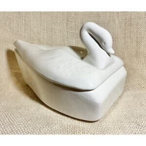 Vintage ENCHANTO CO pottery ivory swan decorative trinket box container